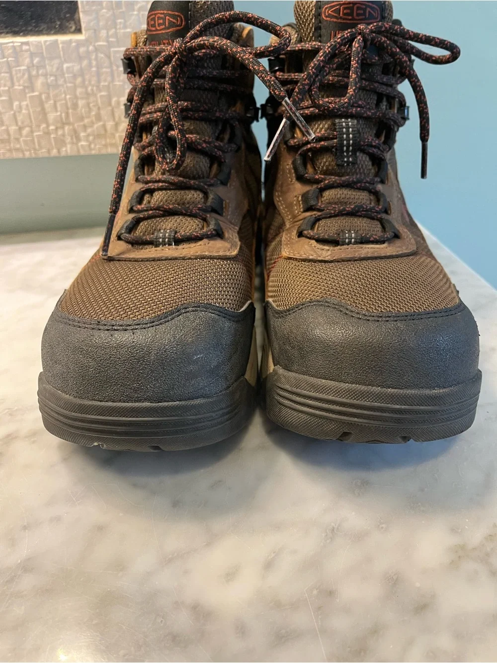 Keen Brown and Black Men's Waterproof Hiking/work boots composite toe